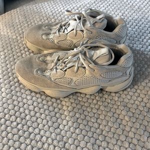 Yeezy 500 taupe light 8/10 condition easy cleanable